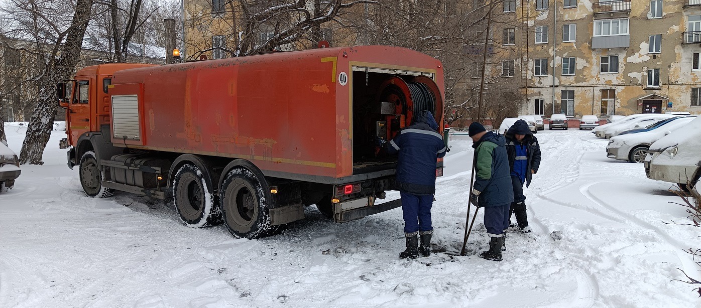 Прочистка канализации от засоров гидропромывочной машиной и специальным оборудованием в Медведево