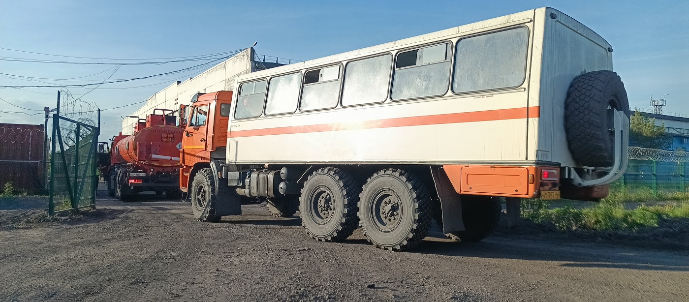 Вахтовые перевозки сотрудников автобусами и спецтехникой в Морках